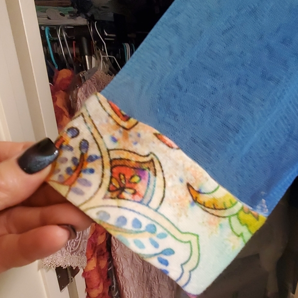 Adorable boho top - Picture 3 of 5